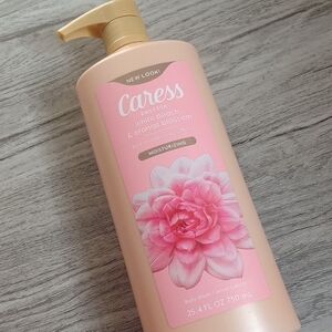 Caress Daily Silk White Peach And Orange Blossom Body Wash with Pump Dispenser